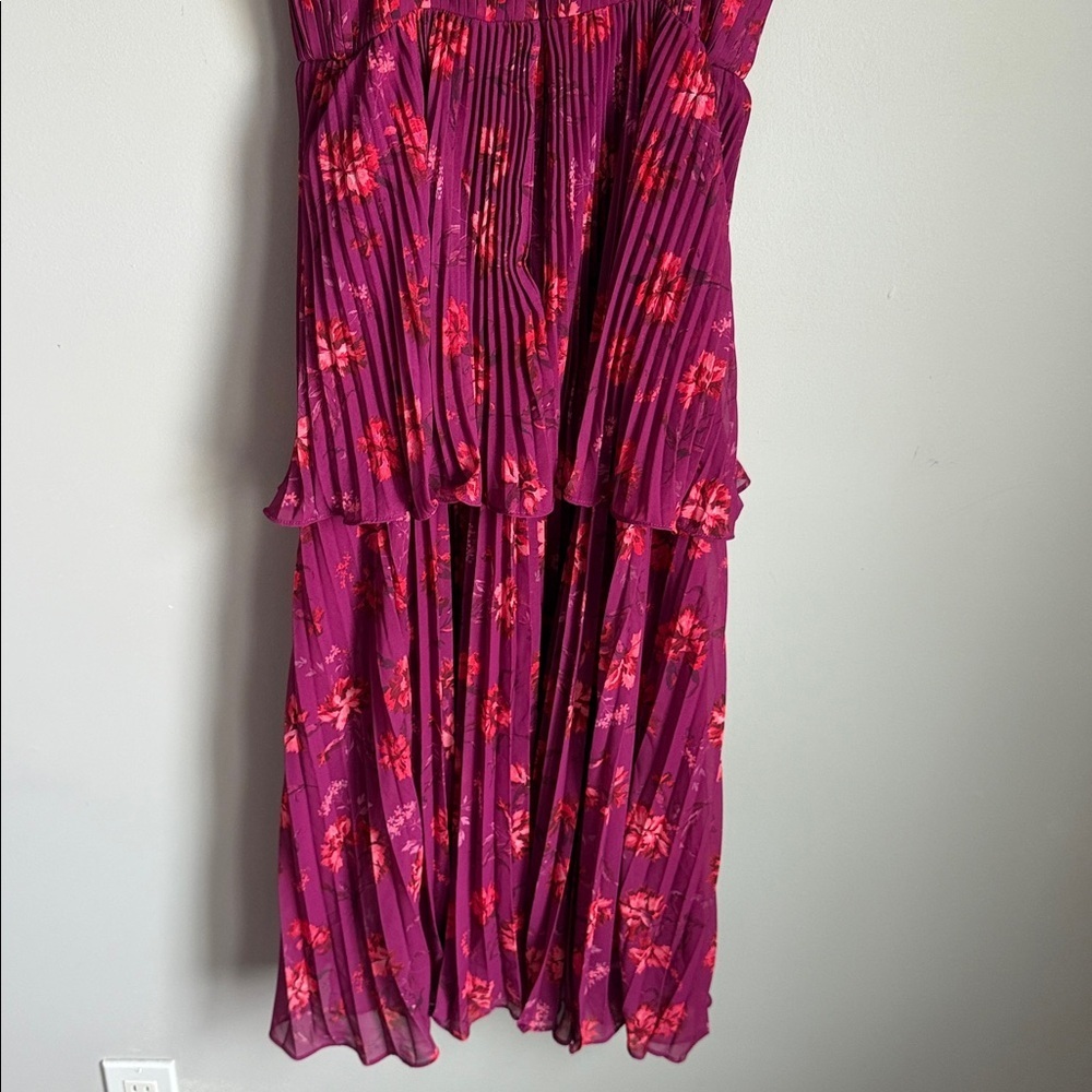 Amur Catarina V Neck Pleated Dress 2 - Picture 9 of 16